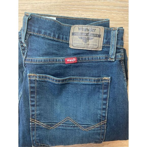 Wrangler Other - Wrangler Relaxed Boot Jeans
